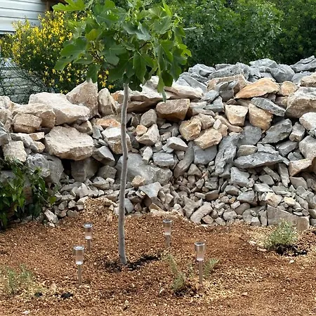 Maura Premium Mobile