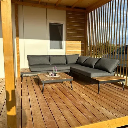 Maura Premium Mobile